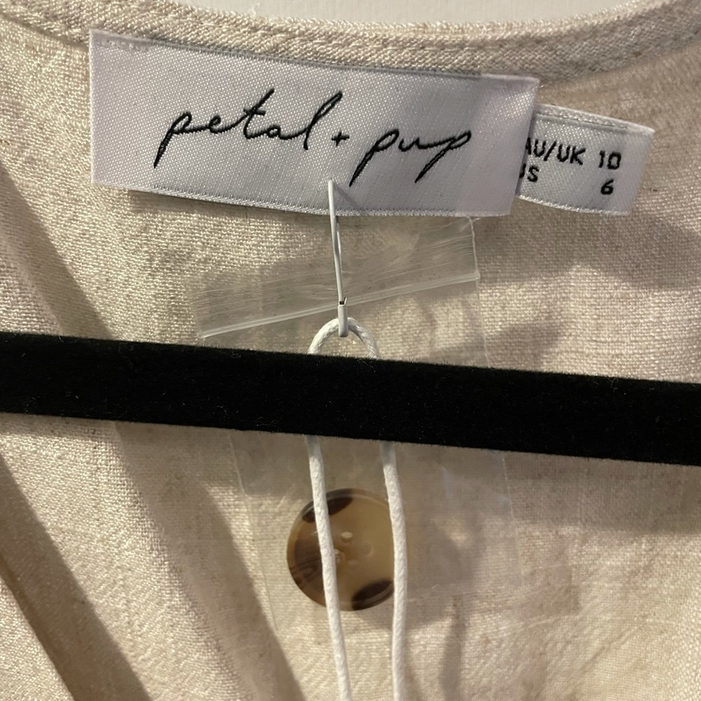 New with tags tie shirt